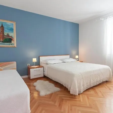 Apartman With Parking Space - 22758