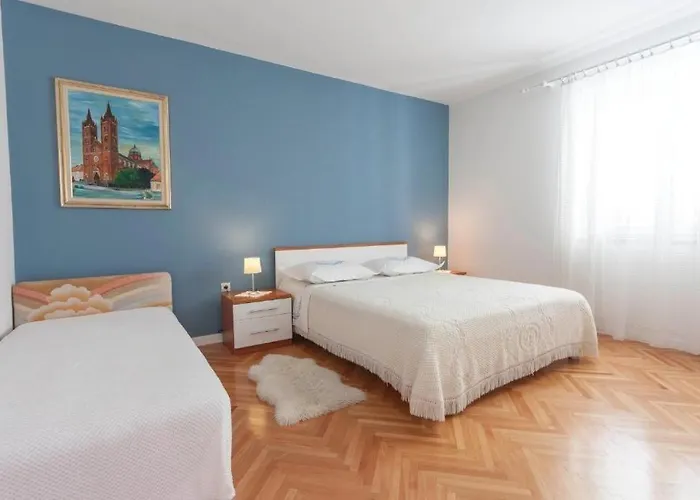 Apartment With Parking Space - 22758