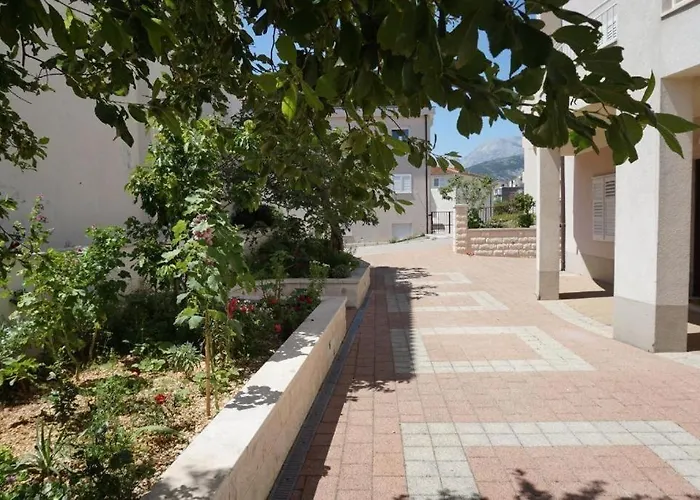 Apartment With Parking Space - 22758