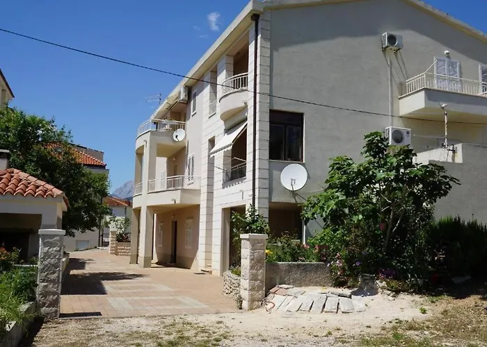 With Parking Space - 22758 Makarska
